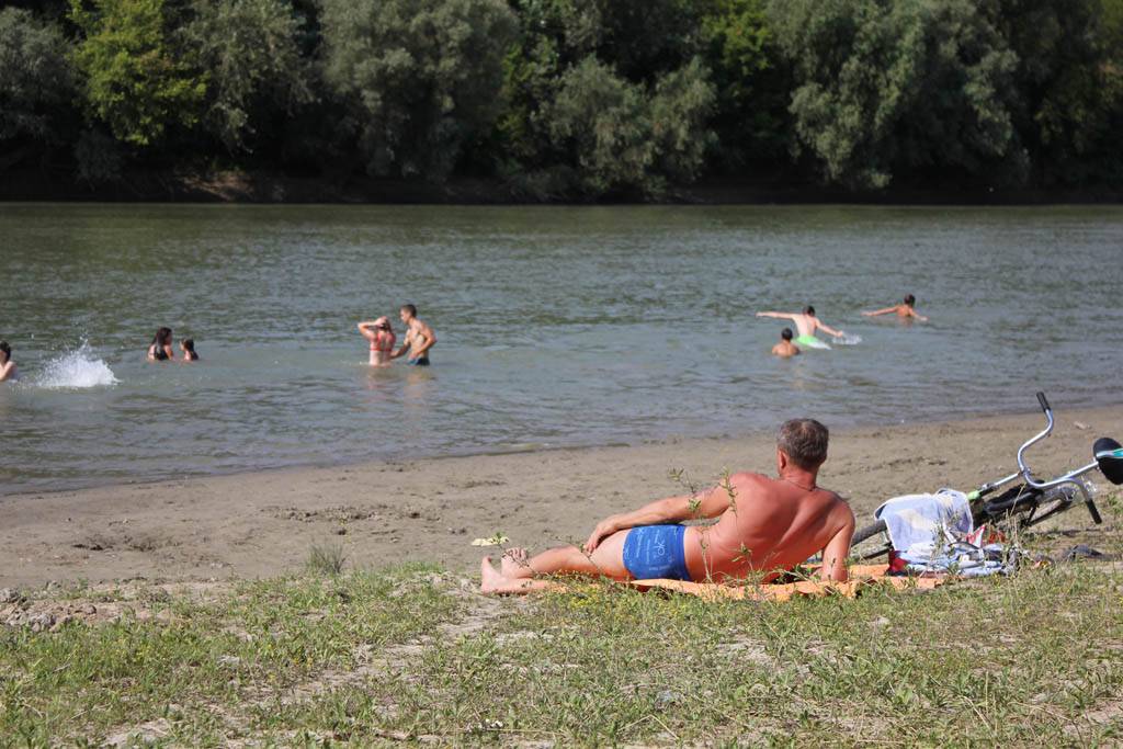 Губит людей вода…