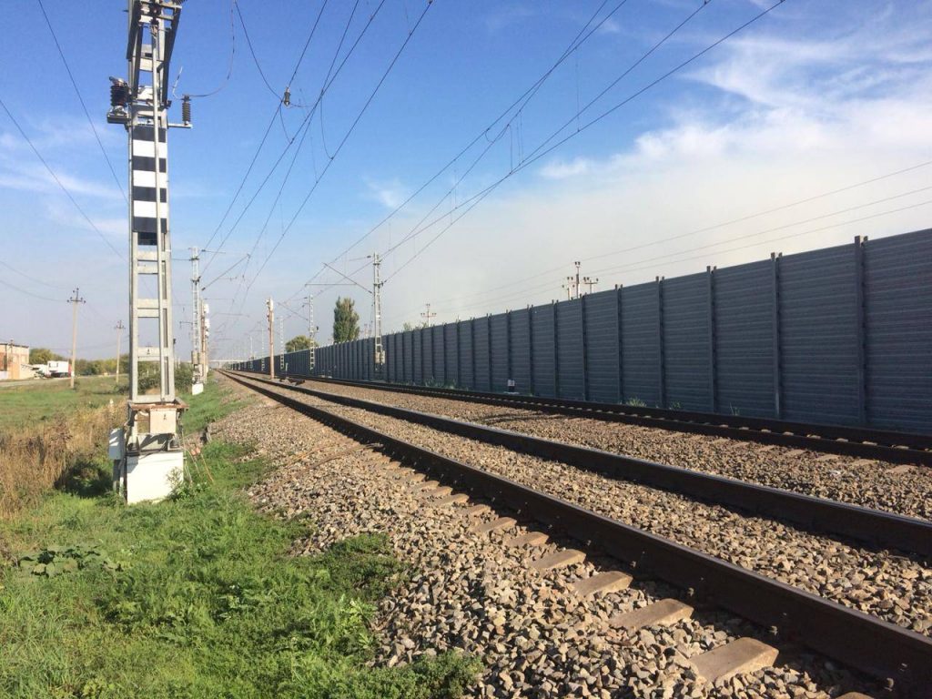 Мужчина погиб под колесами поезда в станице Полтавской