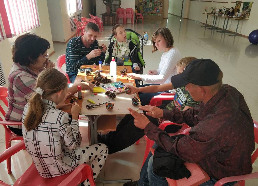 В Трудобеликовском молодой депутат проводит занятия с особенными детьми