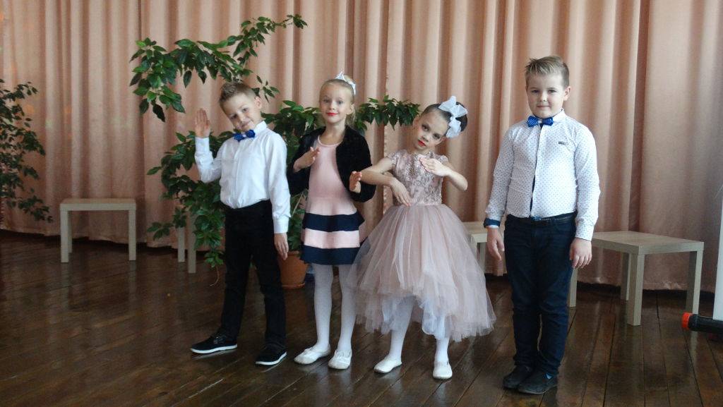 Учеников полтавской школы №1 посвятили в пятиклассники