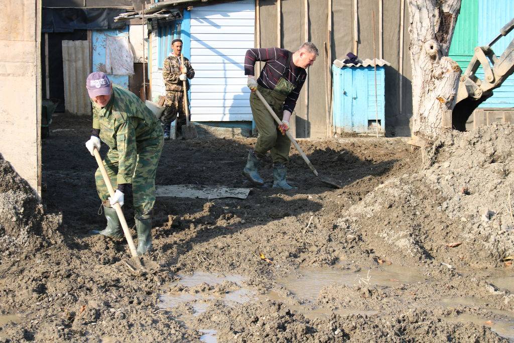 Группа жителей Красноармейского района продолжает помогать туапсинцам