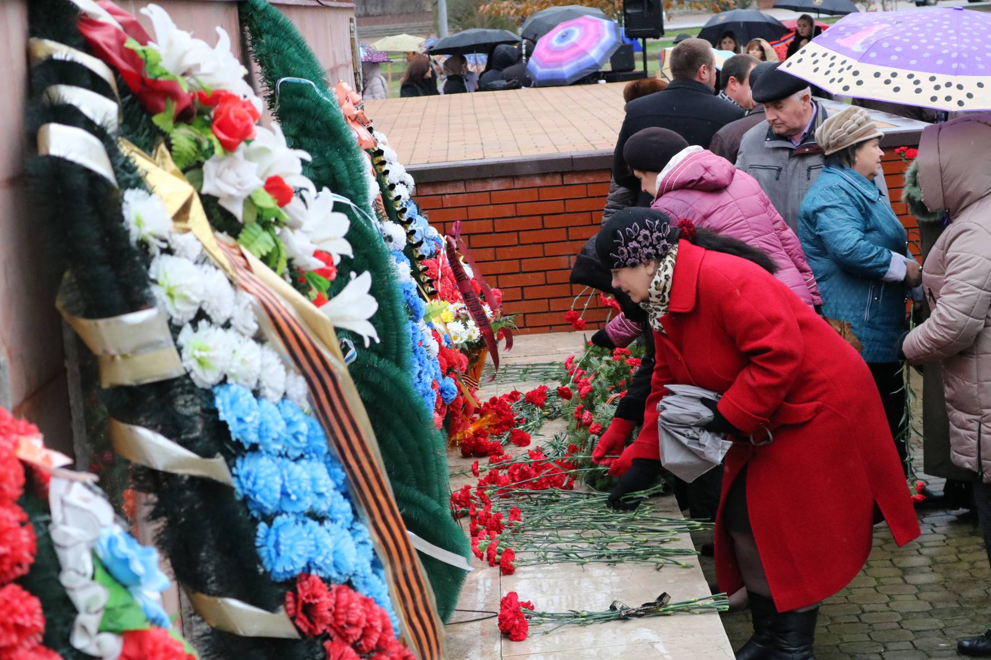 Память павших в чеченских войнах почтили на мемориале Славы станицы Полтавской