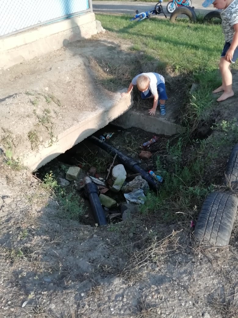 Жительница райцентра сообщила в «Голос правды» об открытом канализационном люке