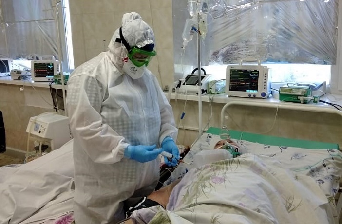 Ученые-вирусологи рассказали, когда в России пойдет на спад четвертая волна ковида
