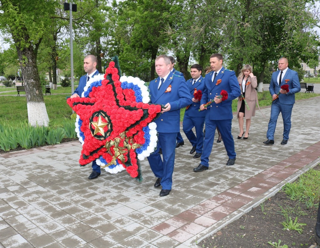 Работники прокуратуры Красноармейского района почтили память погибших фронтовиков