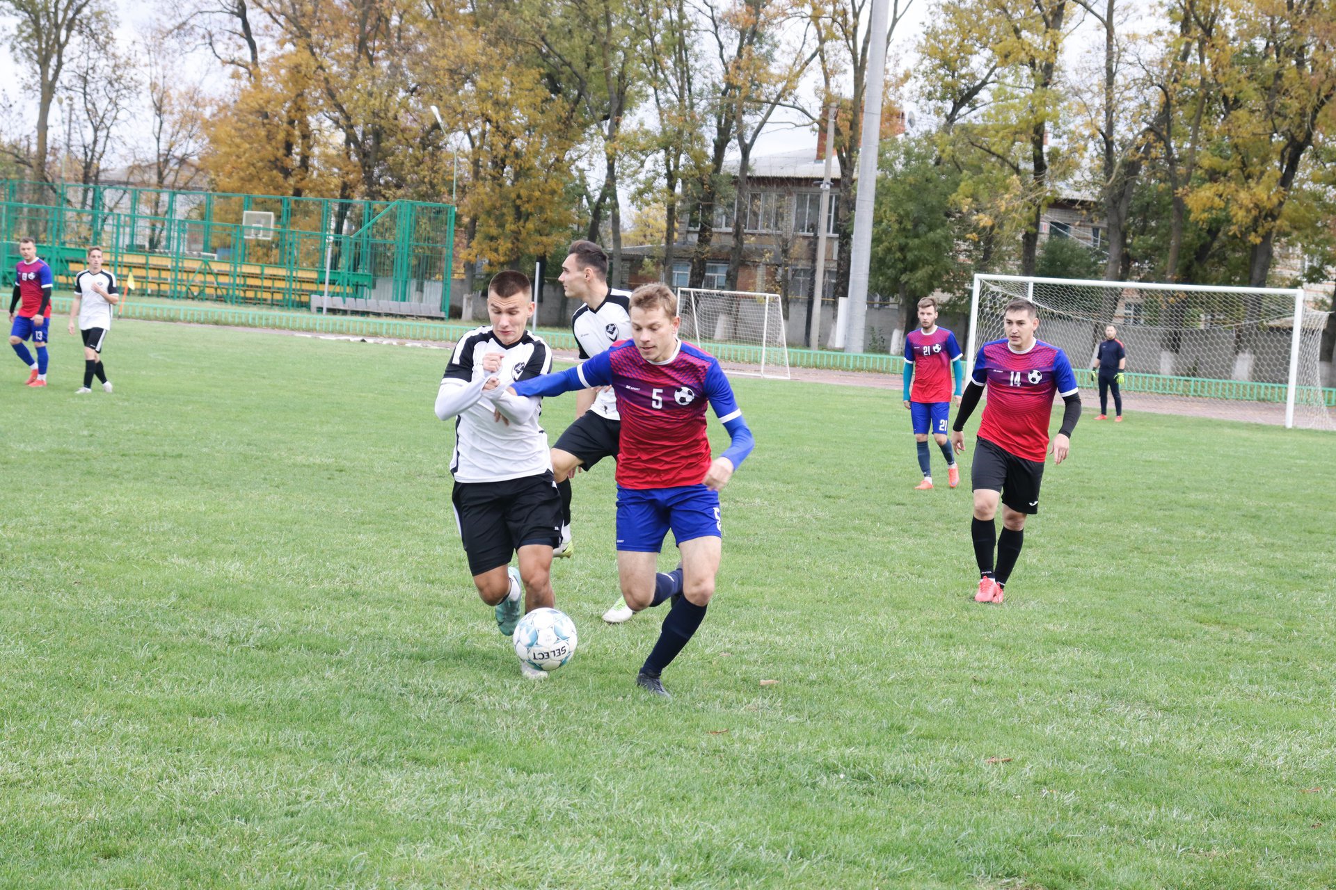 Полтавская «Дружба» на своем поле со счетом 4:2 обыграла крупский «Колос»