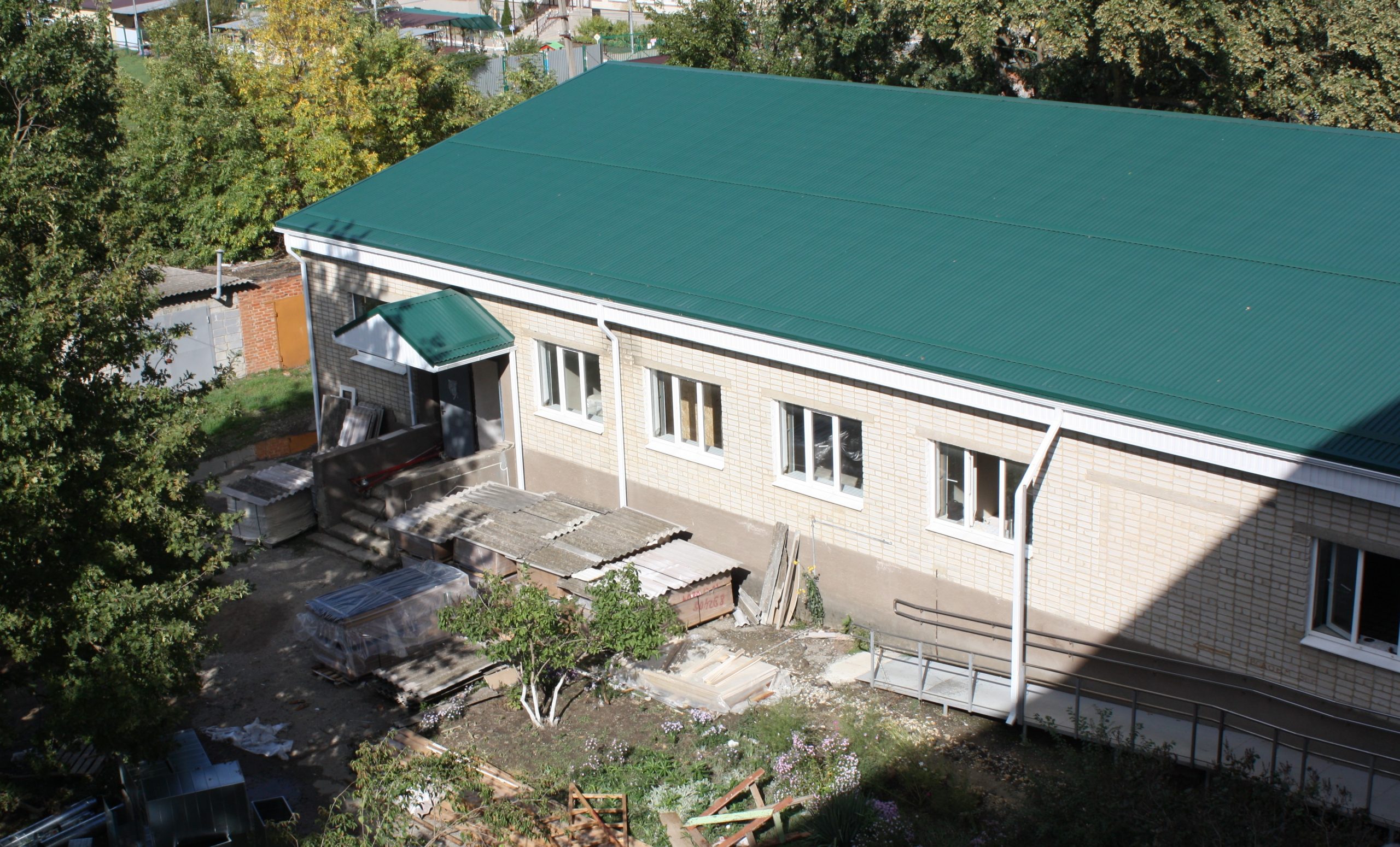 На ремонте красноармейской поликлиники уже выполнено 50 процентов строительных работ