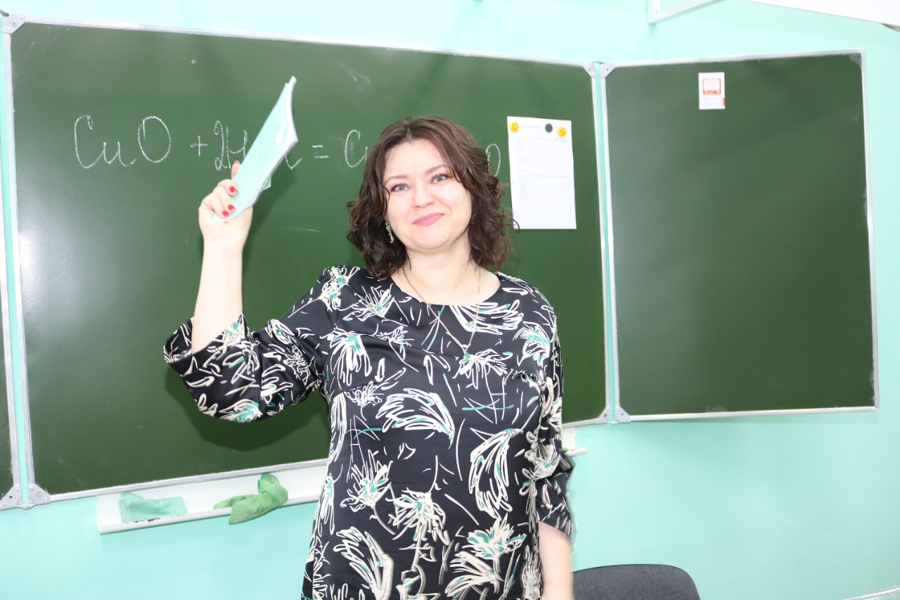 Лучшим учителем года в Красноармейском районе стала учитель химии из Новомышастовской