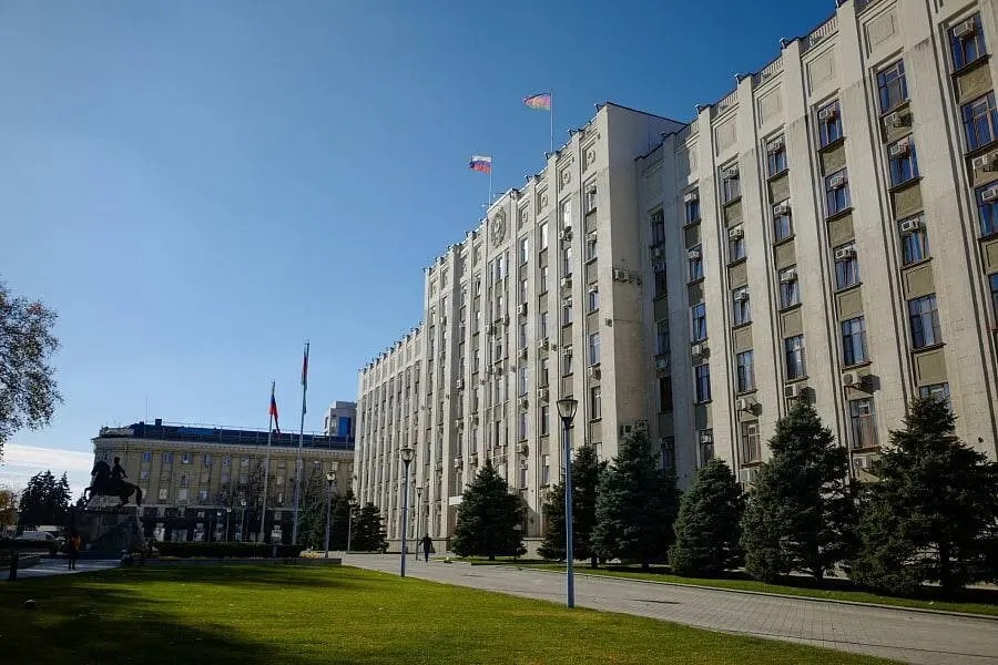 На «Прямую линию» губернатора Вениамина Кондратьева поступило более 600 обращений