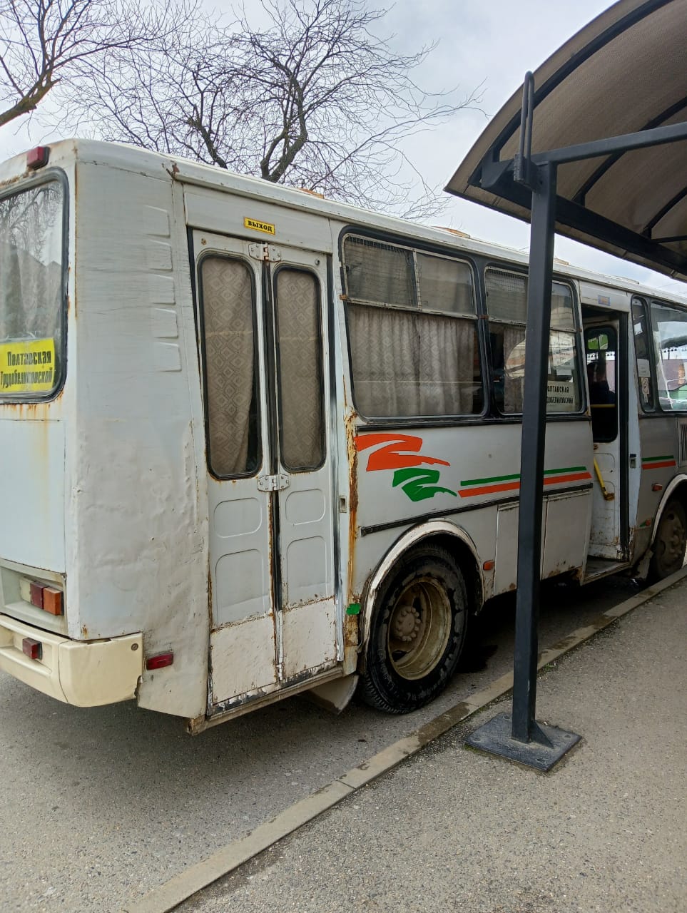 Пассажиры маршрута №103 «Полтавская-Трудобеликовский» жалуются на состояние автобусов