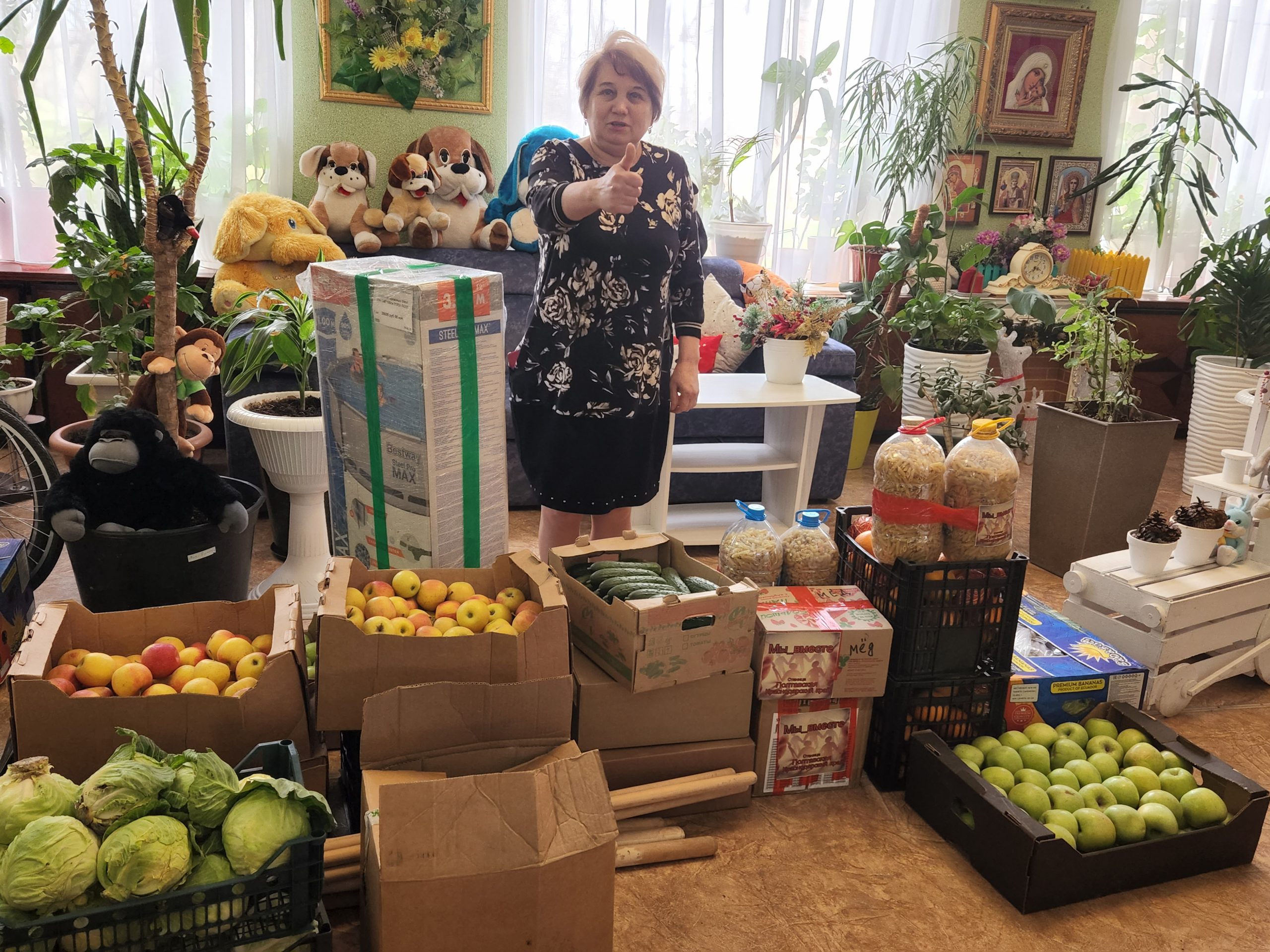 Гуманитарную помощь от кубанских СМИ, предпринимателей и администрации Красноармейского района вновь получили детские учреждения ЛНР