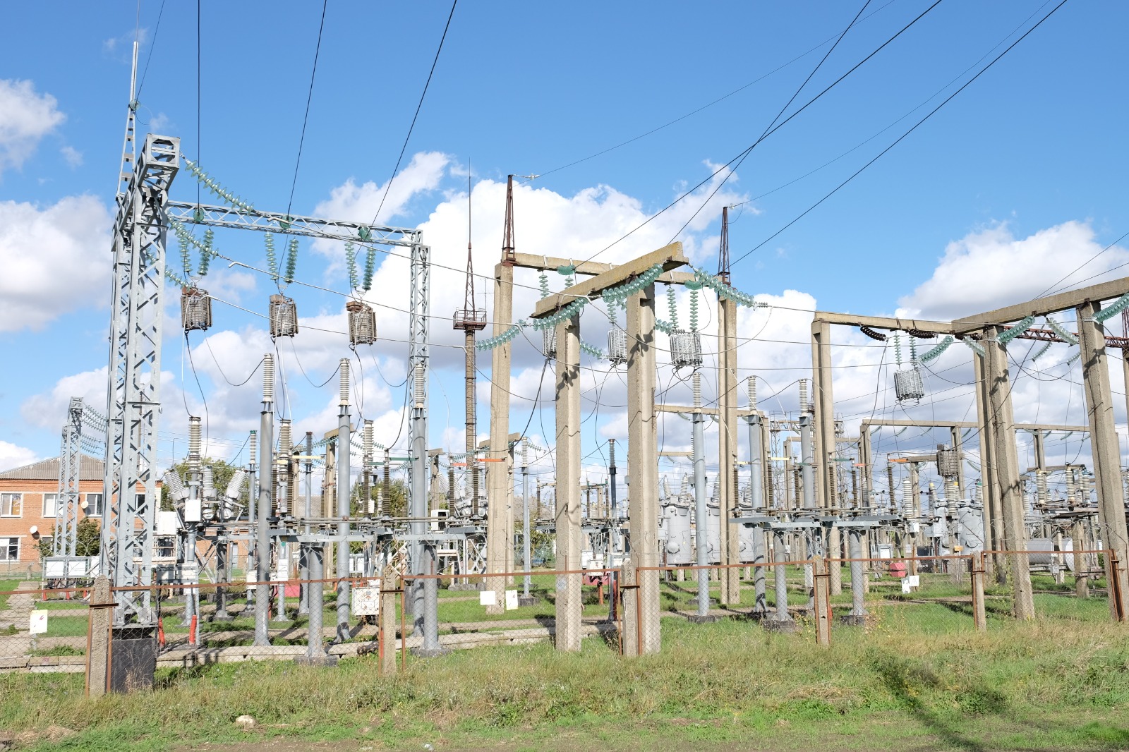 В Красноармейском районе с 10 по 12 мая пройдут плановые отключения света