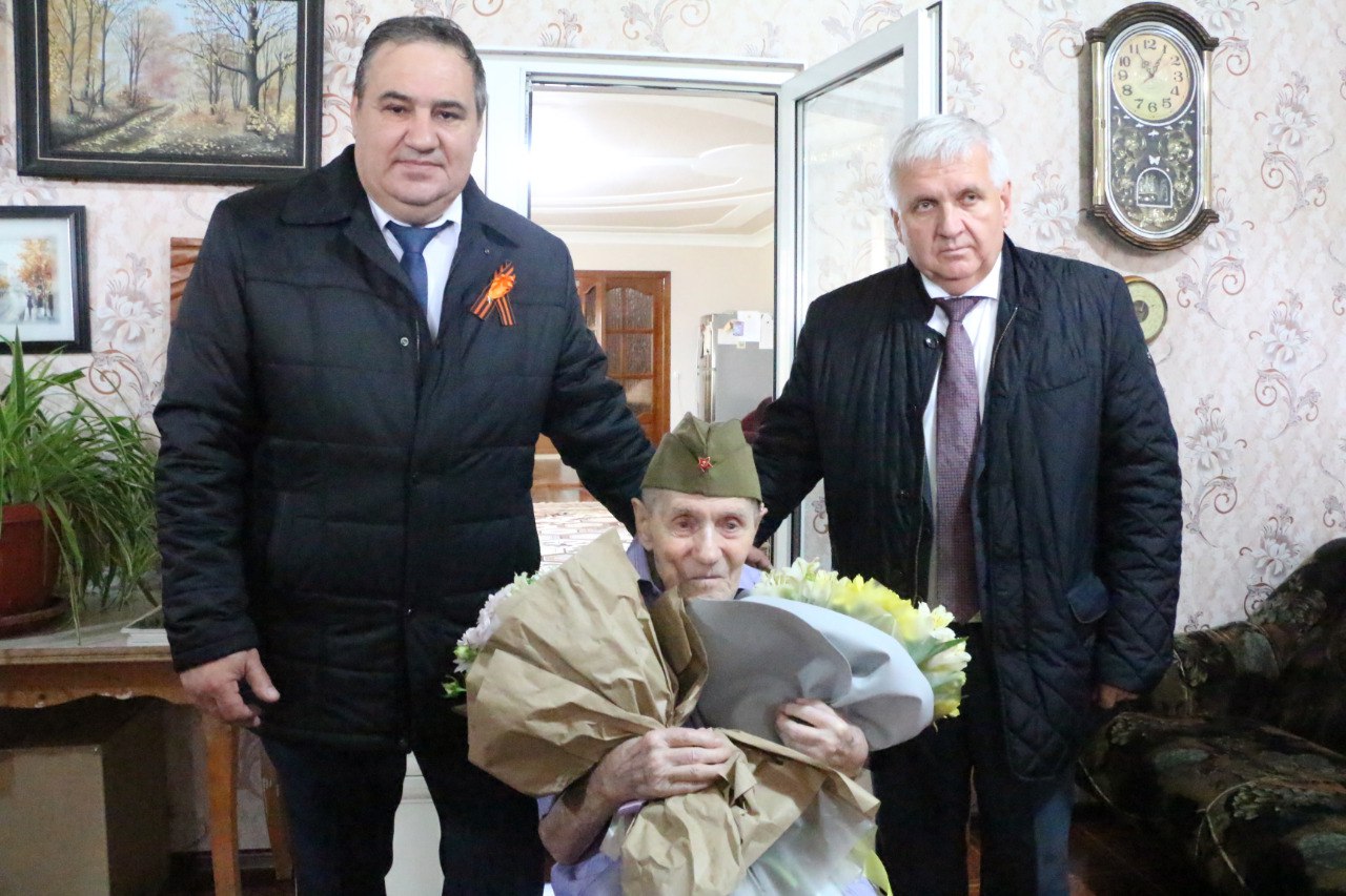 В Красноармейском районе с Днем Победы поздравили ныне живущих ветеранов ВОВ