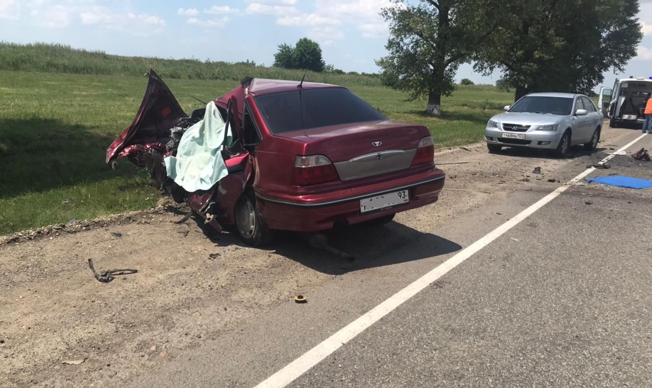 В районе станицы Марьянской в ДТП погиб водитель