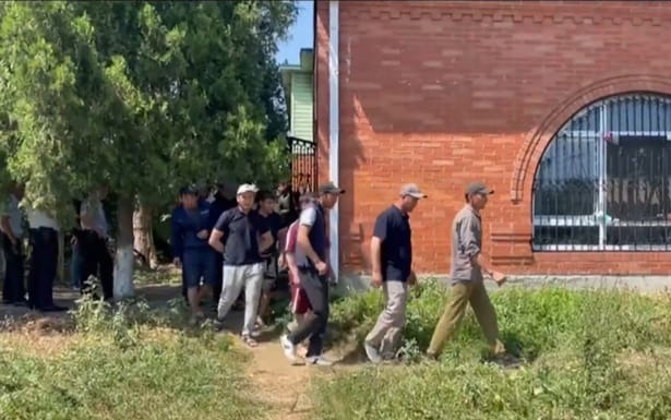 Пять граждан республики Узбекистан выдворят из Красноармейского района