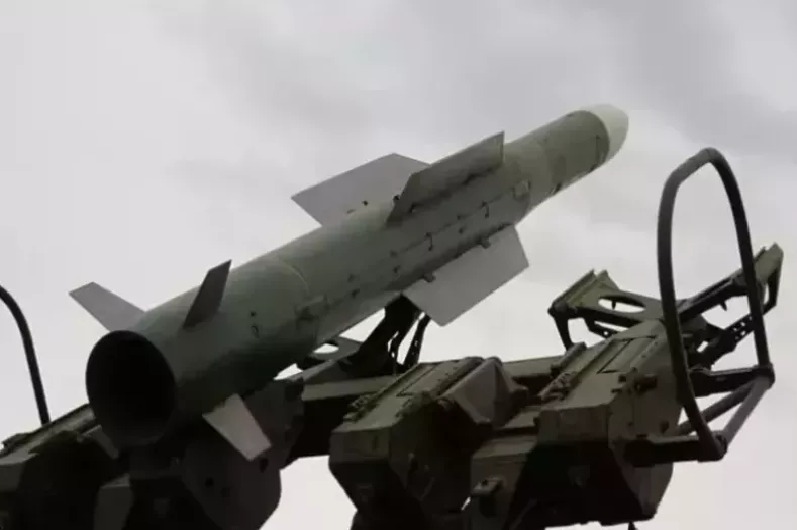 Украинские беспилотники продолжают атаковать территории Российской Федерации