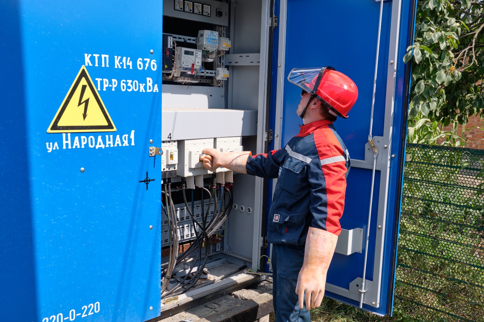 В Славянских электросетях прокомментировали жалобы жителей Красноармейского района на отключения света в жару