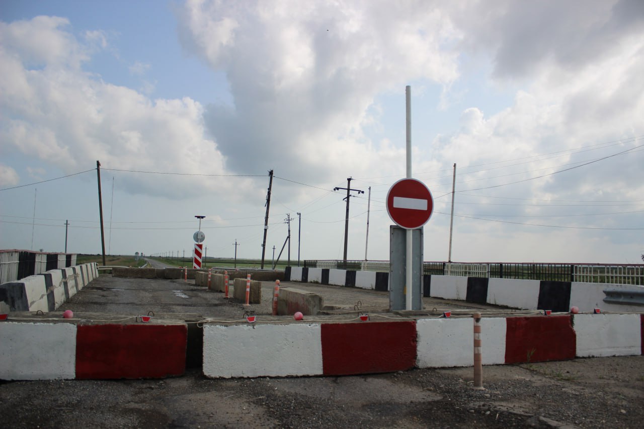 Новый мост на пути в станицу Чебургольскую должны построить к 15 декабря