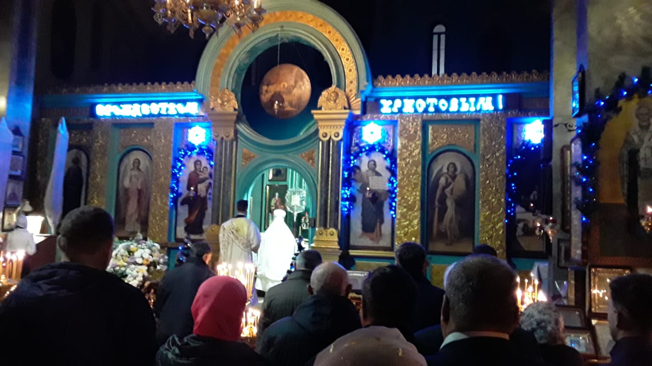 В храме Рождества Пресвятой Богородицы в Полтавской прошло ночное Рождественское Богослужение