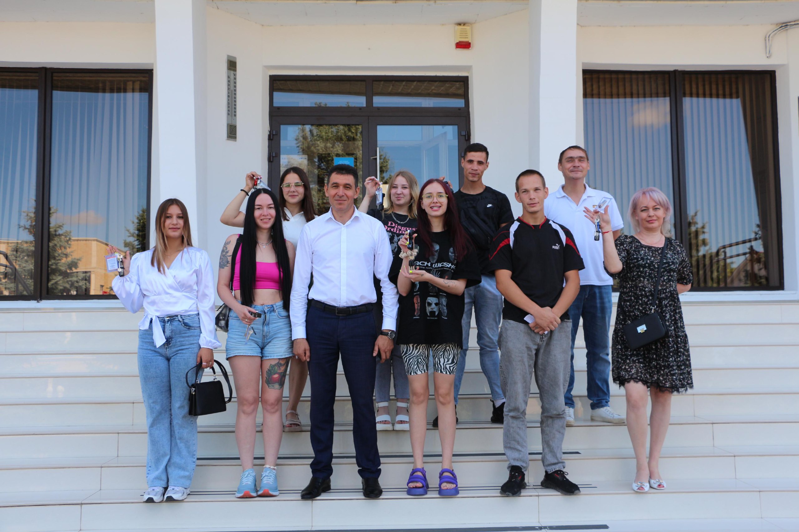 В Красноармейском районе ключи от своего жилья получили девять детей-сирот