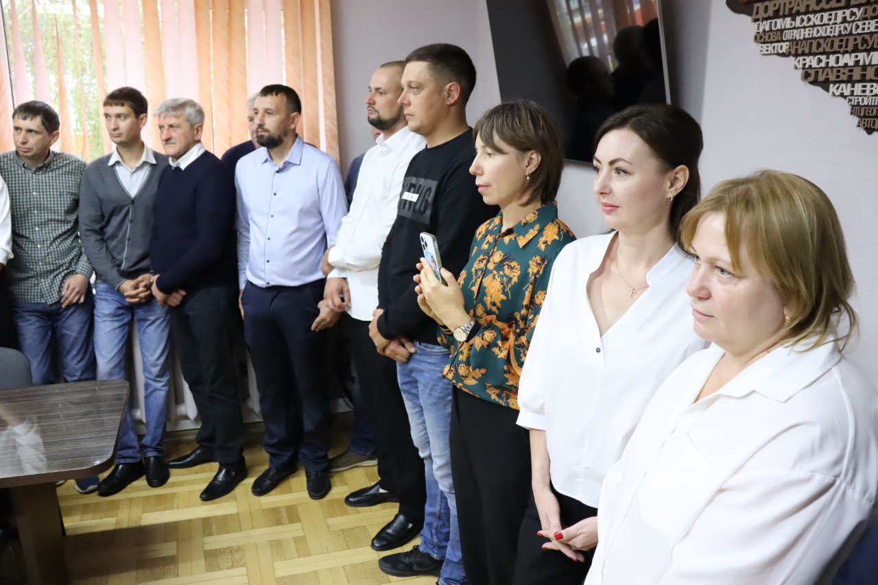 В Красноармейского районе накануне профессионального праздника наградили работников дорожного хозяйства