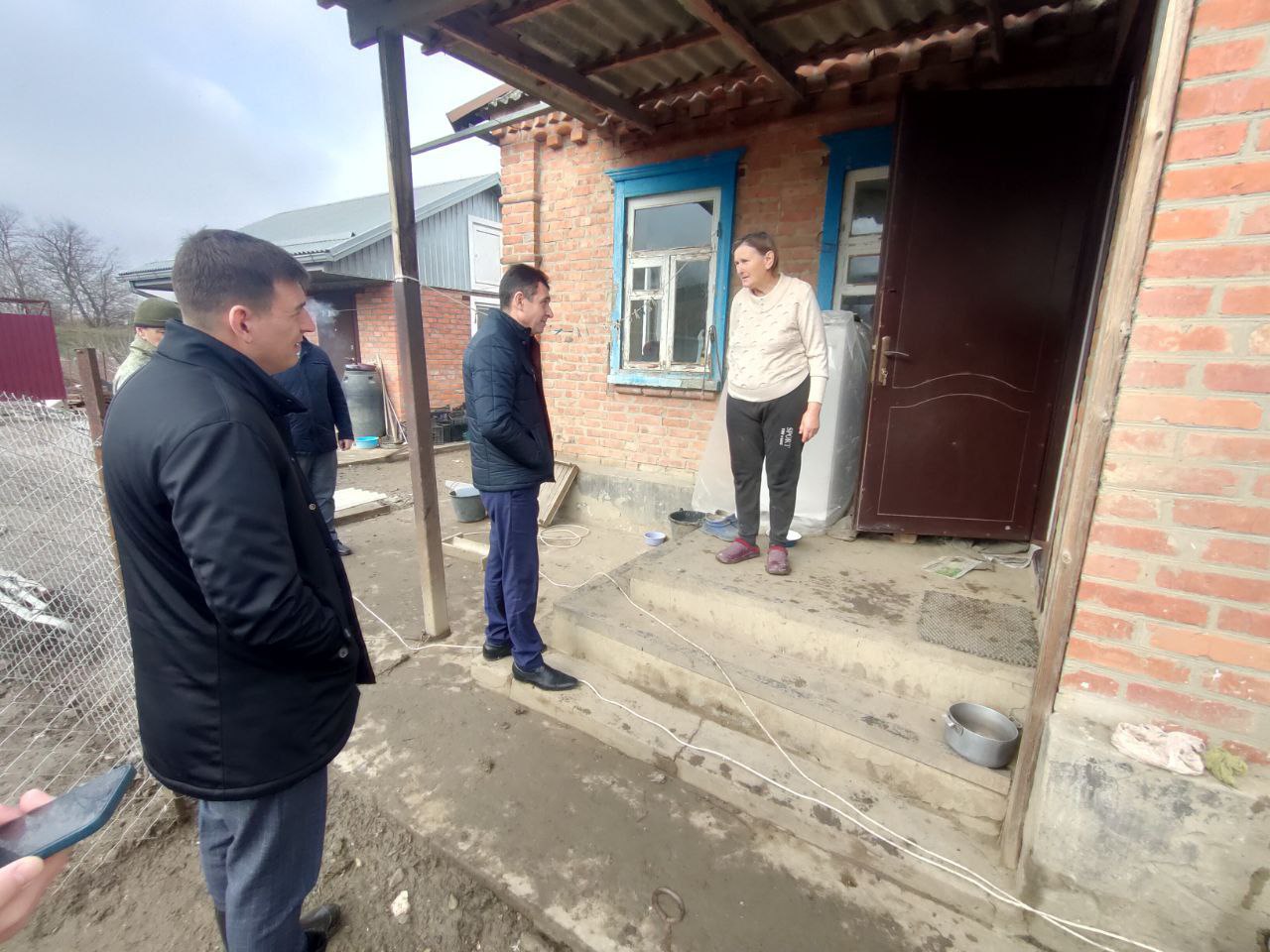 В Трудобеликовском поселении оценили ход работ в пострадавших от прилётов БПЛА домах