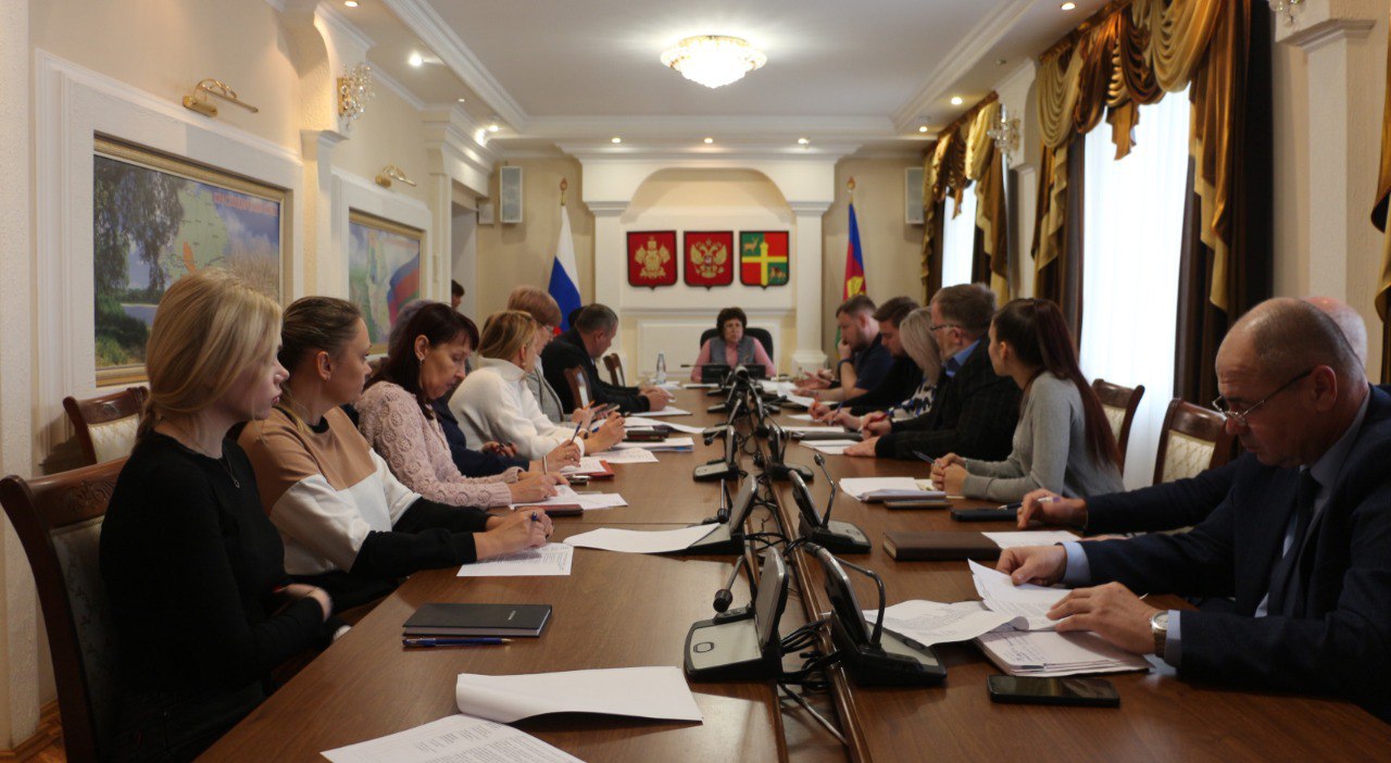 Четыре предупреждения, штраф и учёт: в Красноармейском районе прошло заседание КДН