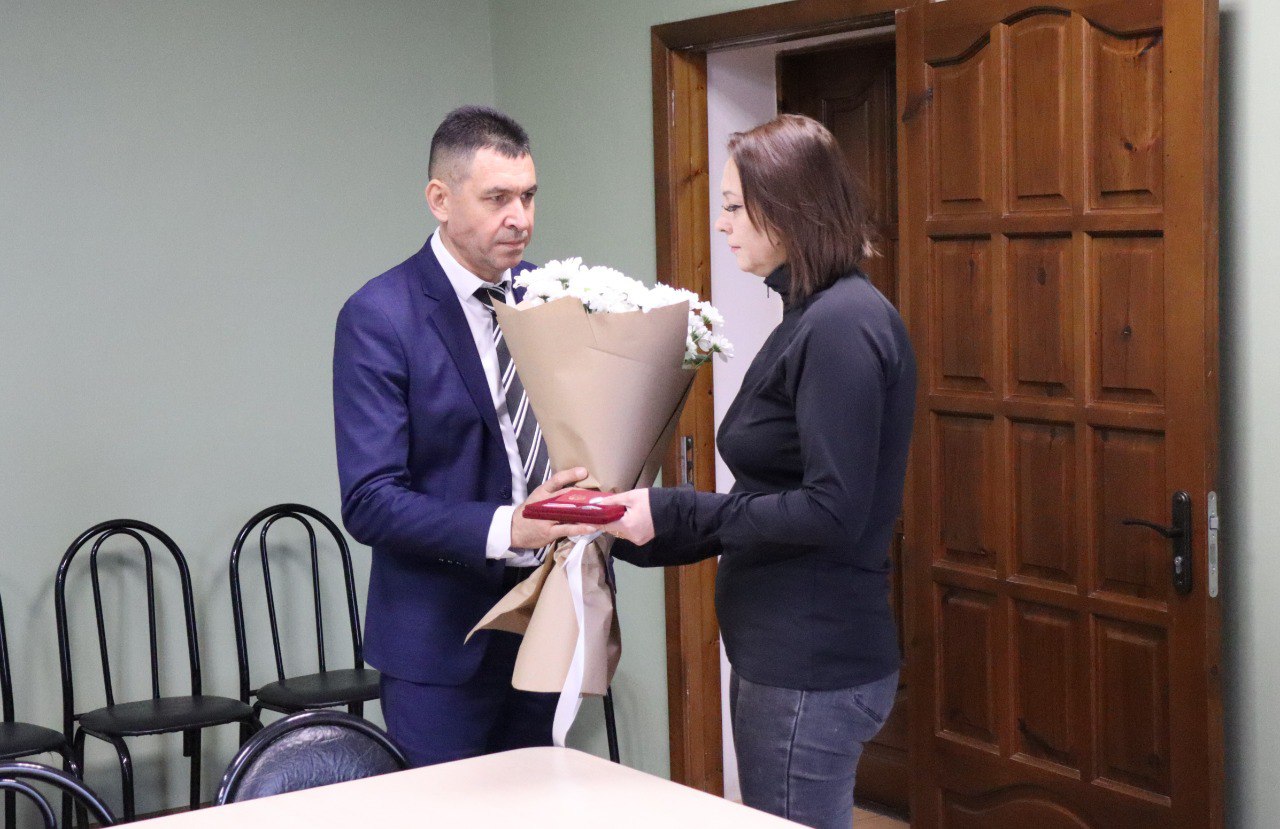 Ордена Мужества вручили родственникам погибших в зоне СВО бойцов из Красноармейского района