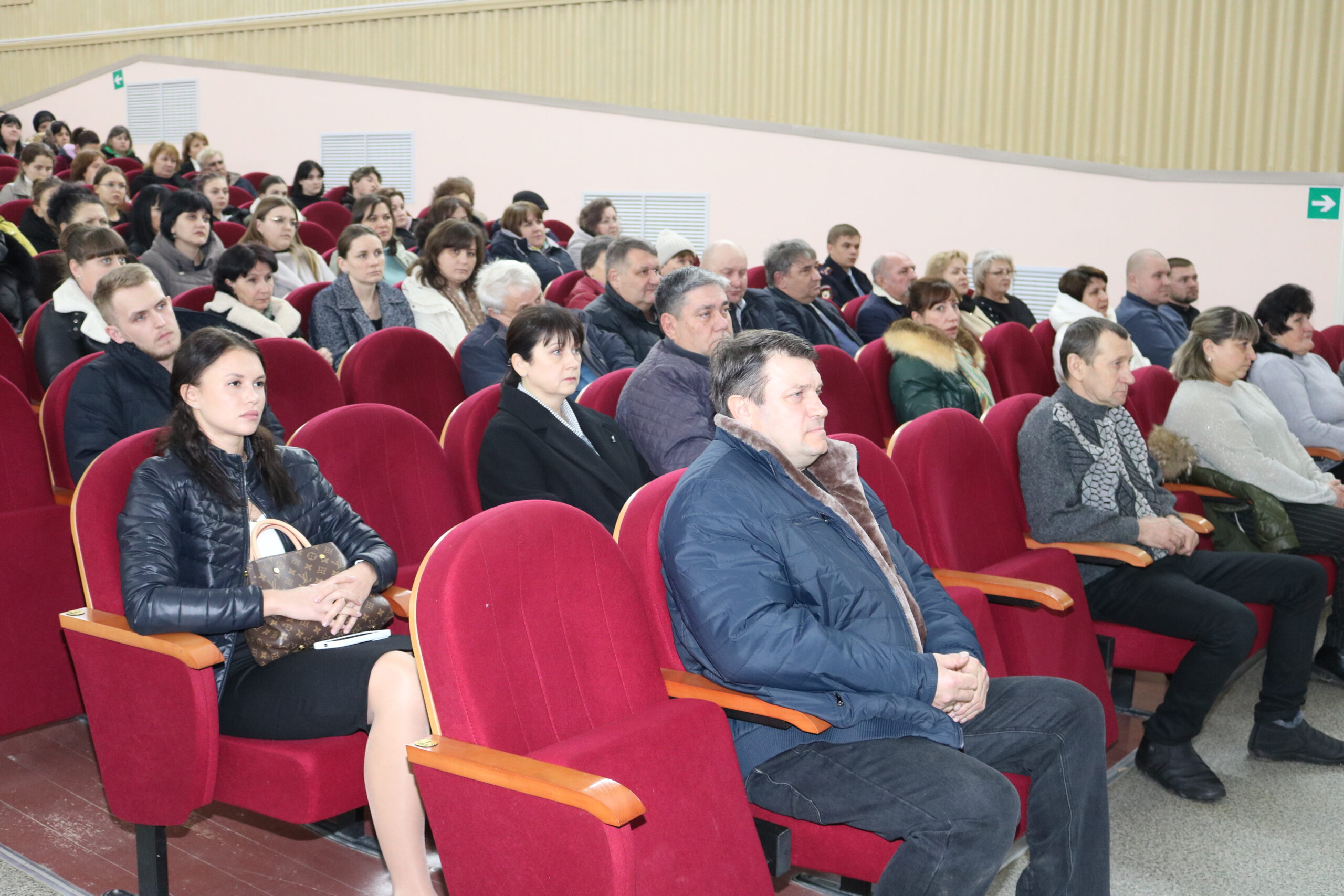В станице Ивановской состоялась открытая сессия Совета депутатов поселения