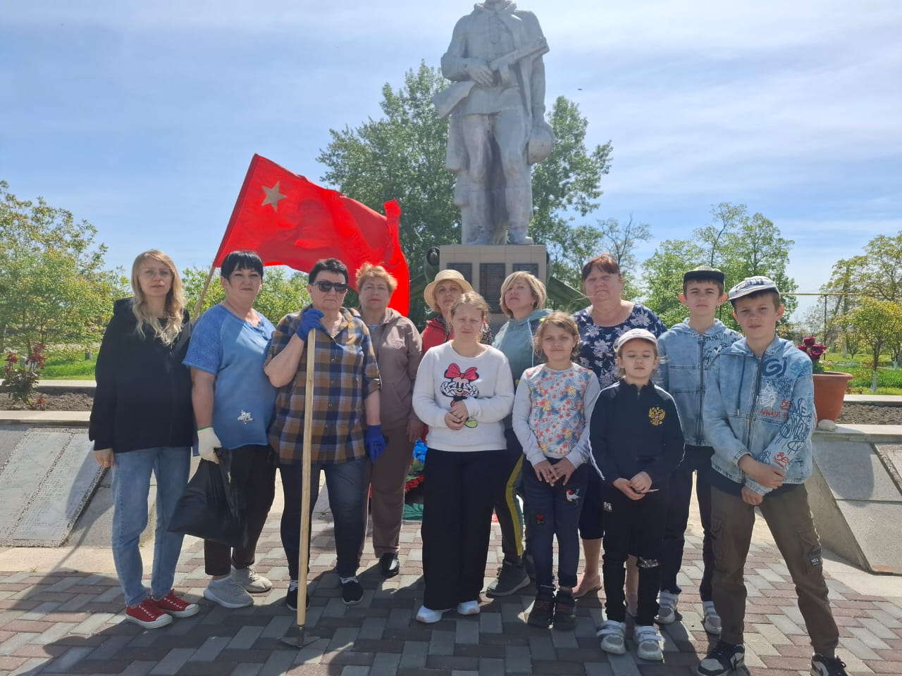 Вместо первомайского парада в некоторых поселениях Красноармейского района прошли субботники