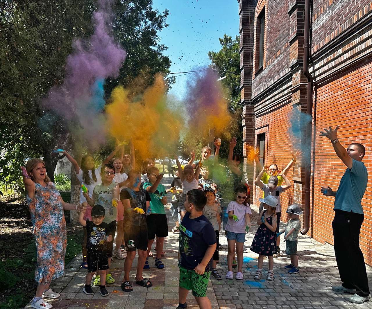 В детской организации «РАСсвет» полтавского абилитационного центра «Станичный» завершилась первая смена уникального инклюзивного лагеря