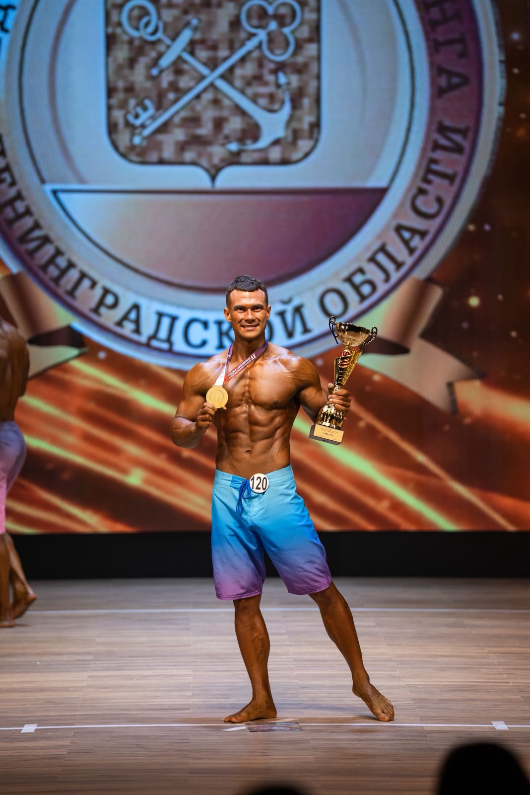 Полтавчанин Максим Егоров стал победителем XV Чемпионата Ленинградской области по бодибилдингу