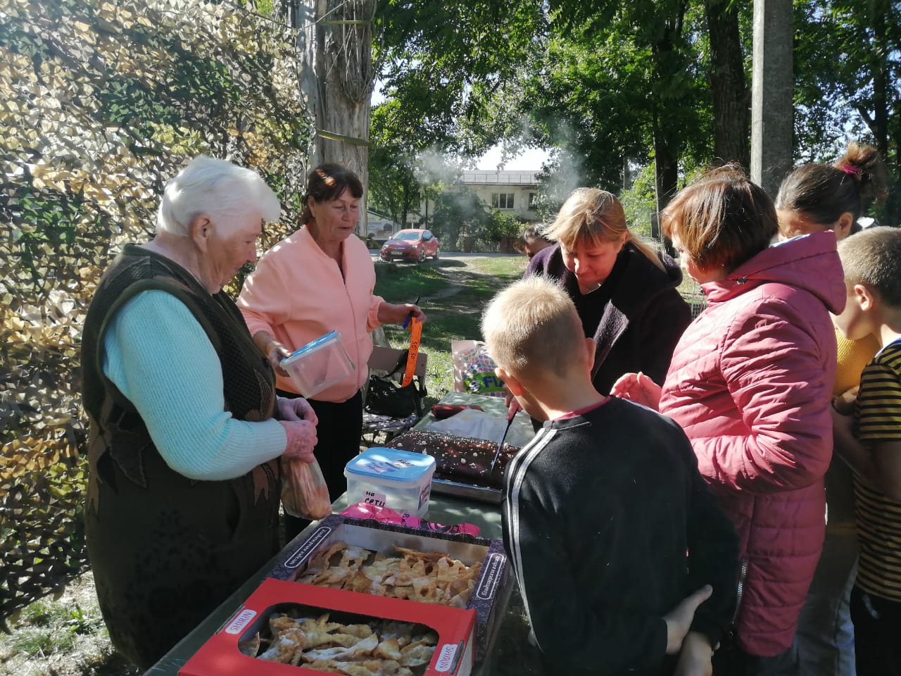 Жители Протички отметили День поселения с ярмаркой и сюрпризом от звезды Казачьего хора