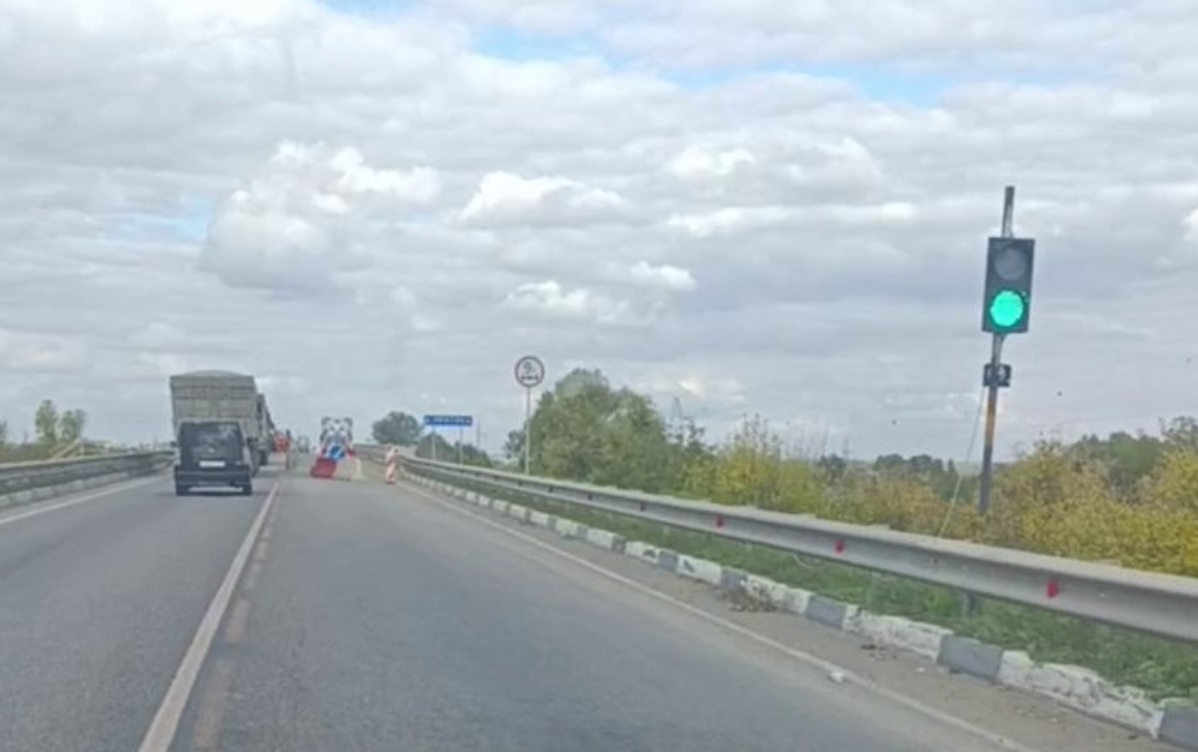 В районе хутора Чигрина закрыли мост через Протоку