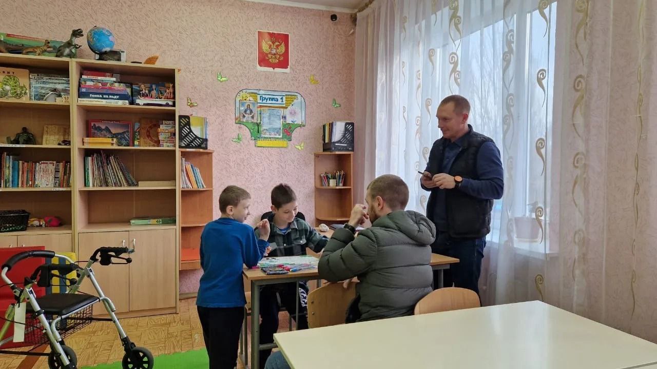 Молодые депутаты Красноармейского района оказали поддержку Алешкинскому детскому дому-интернату