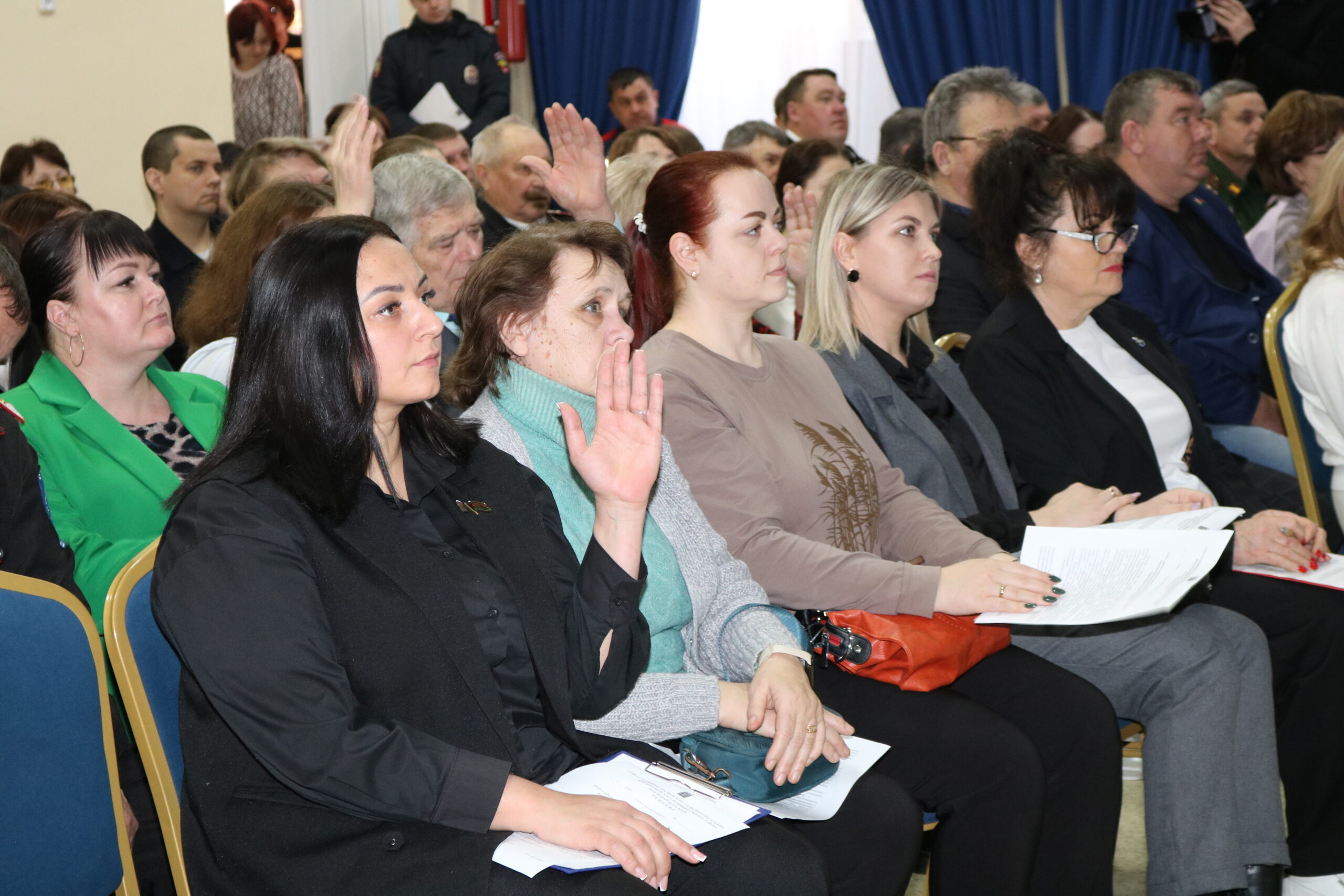 Открытая сессия Старонижестеблиевского поселения состоялась в актовом зале СОШ №55