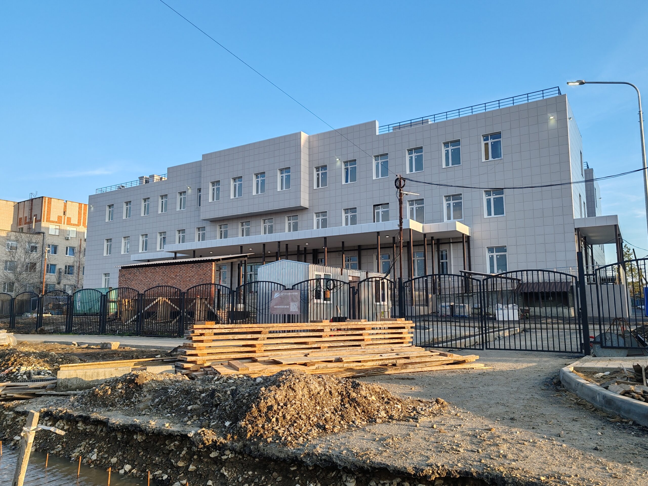 Сроки сдачи новой детской поликлиники в Полтавской сдвинулись. Снова