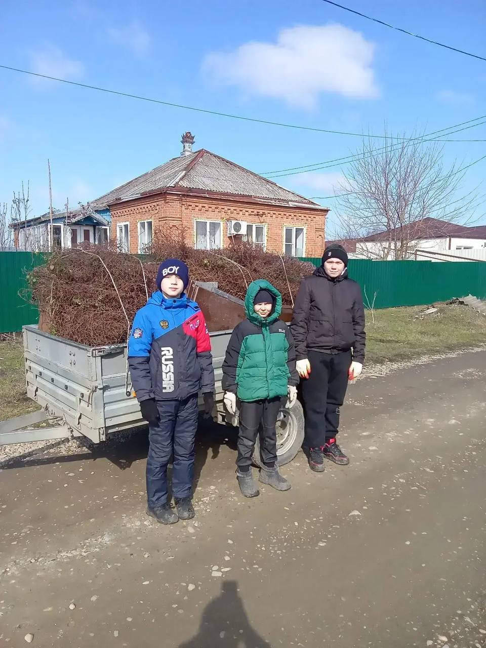 Волонтеры из станицы Старонижестеблиевской сдали металлолом и выручили более 17 тысяч рублей на нужды СВО