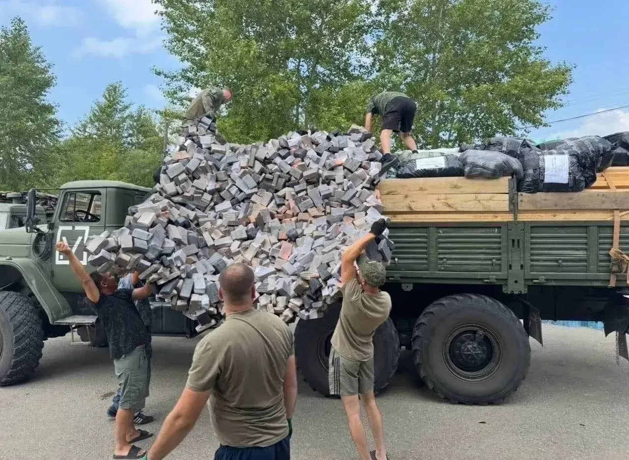 Новомышастовские волонтёры осваивают новый вид маскировки