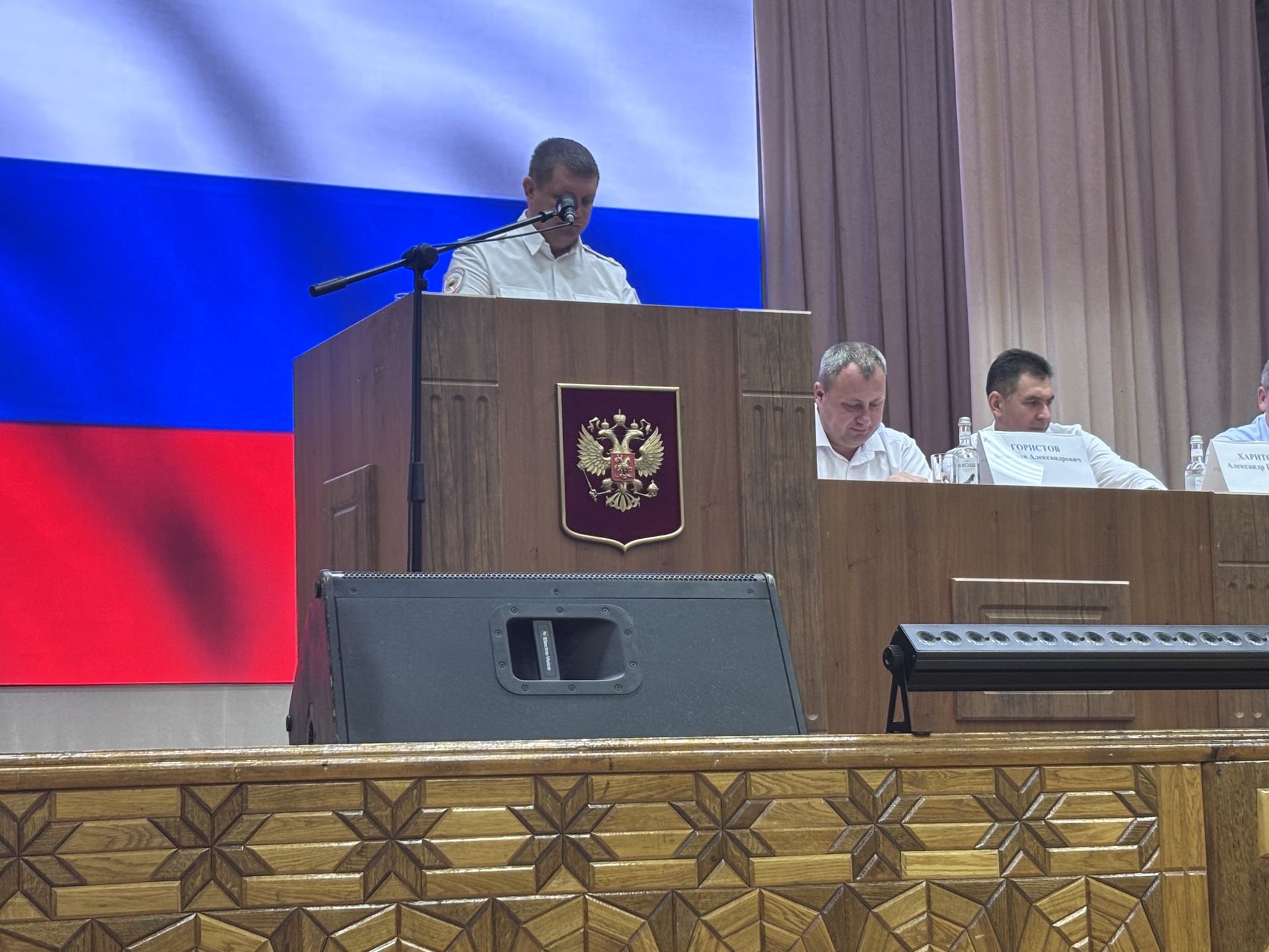 Полицейские Красноармейского района провели беседы по профилактике дистанционного мошенничества с жителями и гостями района